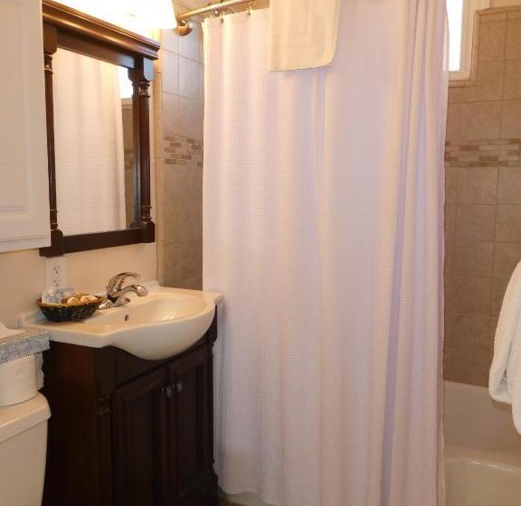 Апартаменты 4 Спальни, Briarwood Inn