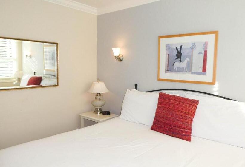 ４ベッドルームアパートメント, Briarwood Inn