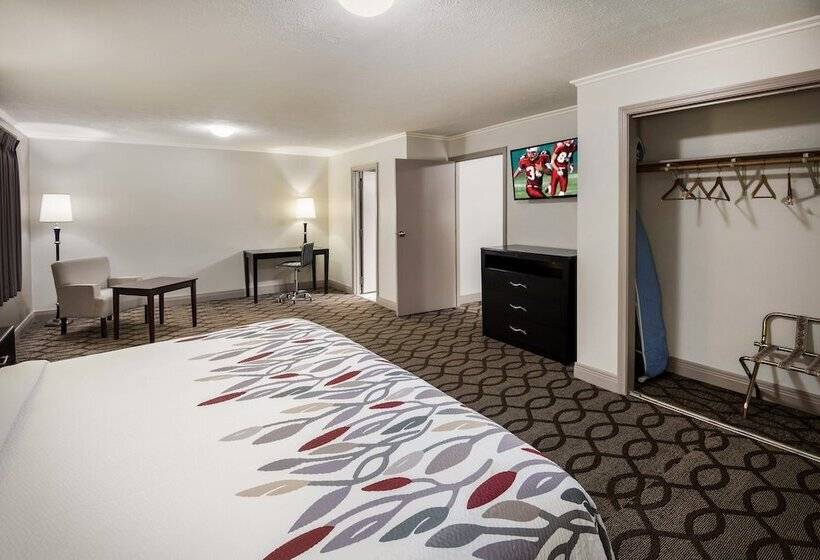 سوئیت 2 خوابه, Red Roof Inn & Suites Lexington   Hamburg