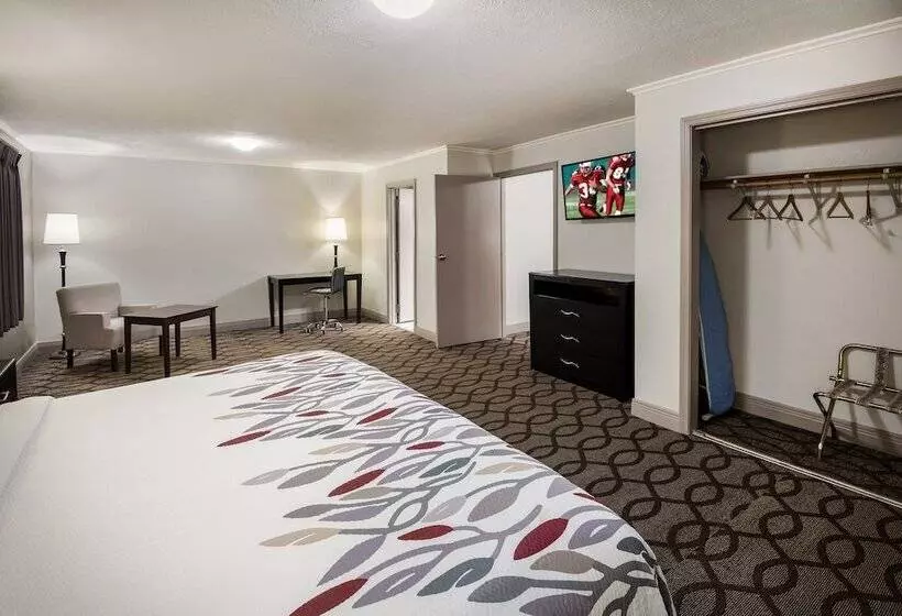 سوئیت 2 خوابه, Red Roof Inn & Suites Lexington   Hamburg