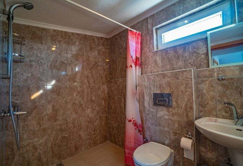 חדר סטנדרט לשלושה, Belek Akropolis Medusa Otel