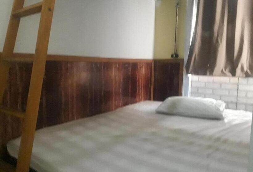 سوییت خانوادگی, Sapucali Privative Hostel