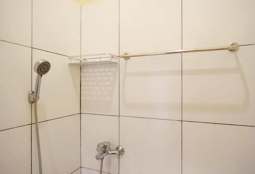 Standard Værelse, Reddoorz @ Jalan Setiabudi Semarang 2