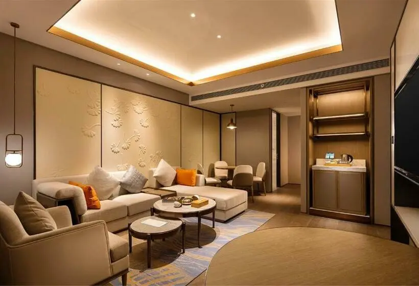 キングサイズベッドのスイートルーム, Hilton Garden Inn Xuzhou, China