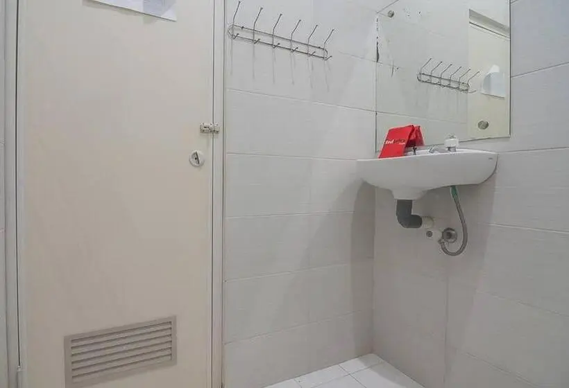 デラックスルーム, Reddoorz Near Alun Alun Subang