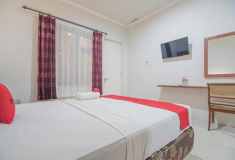 Номер Deluxe, Reddoorz Near Alun Alun Subang