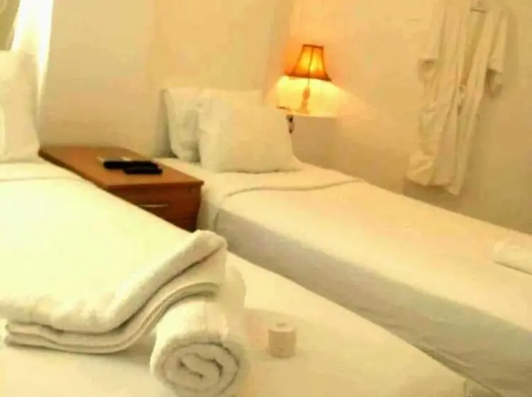 اتاق استاندارد سه نفره, Petra Town Check Inn