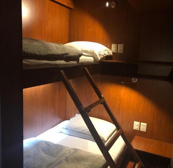 اتاق استاندارد سه نفره, Onkel Inn Airport Sleepbox