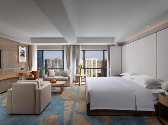 Pokój klasy Biznes, Ramada Encore By Wyndham Kunming West