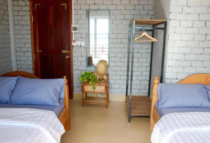 اتاق استاندارد با سرویس بهداشتی مشترک, Sorya Guesthouse & Dolphin Tours