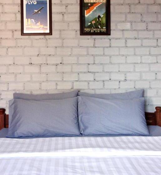 اتاق استاندارد با بالکن, Sorya Guesthouse & Dolphin Tours