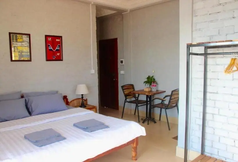 اتاق استاندارد با بالکن, Sorya Guesthouse & Dolphin Tours