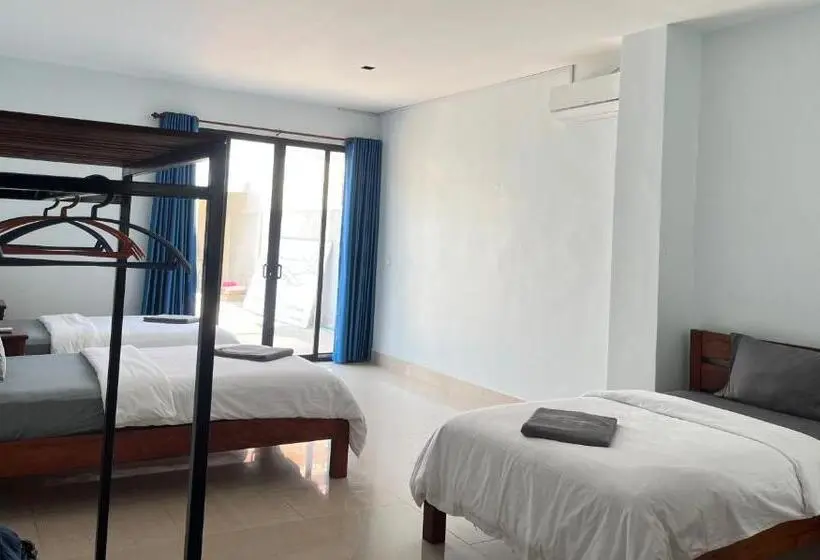 تختخواب در اتاق مشترک, Sorya Guesthouse & Dolphin Tours