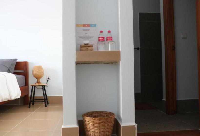 اتاق لوکس با بالکن, Sorya Guesthouse & Dolphin Tours