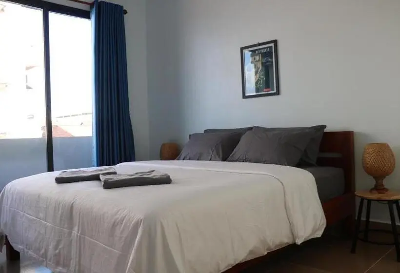 اتاق لوکس با بالکن, Sorya Guesthouse & Dolphin Tours