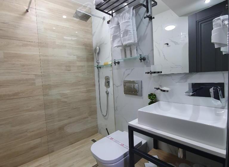 اتاق لوکس سه تخته, Dream House Hotel & Spa