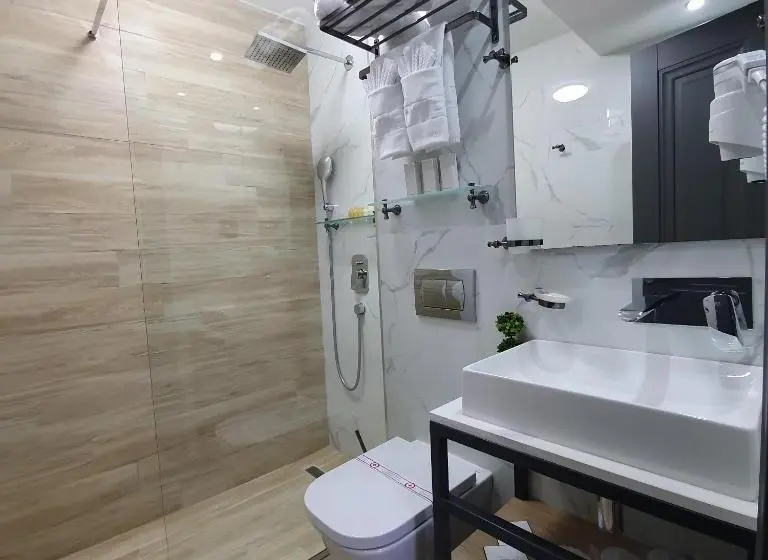 اتاق لوکس سه تخته, Dream House Hotel & Spa