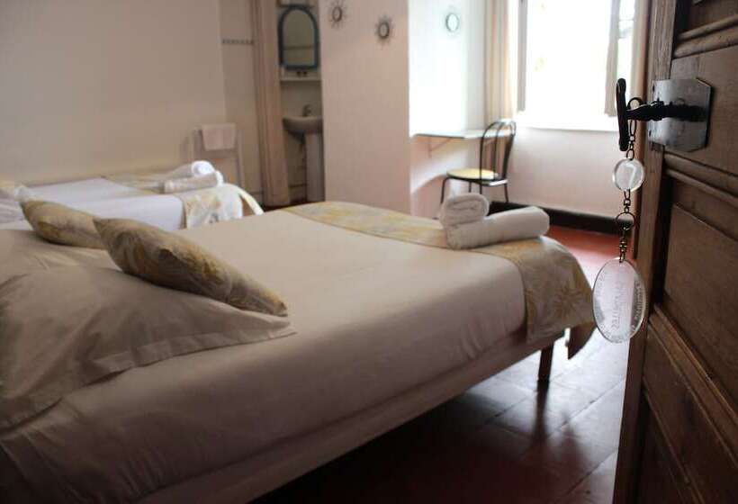 家庭间, Les Saladelles