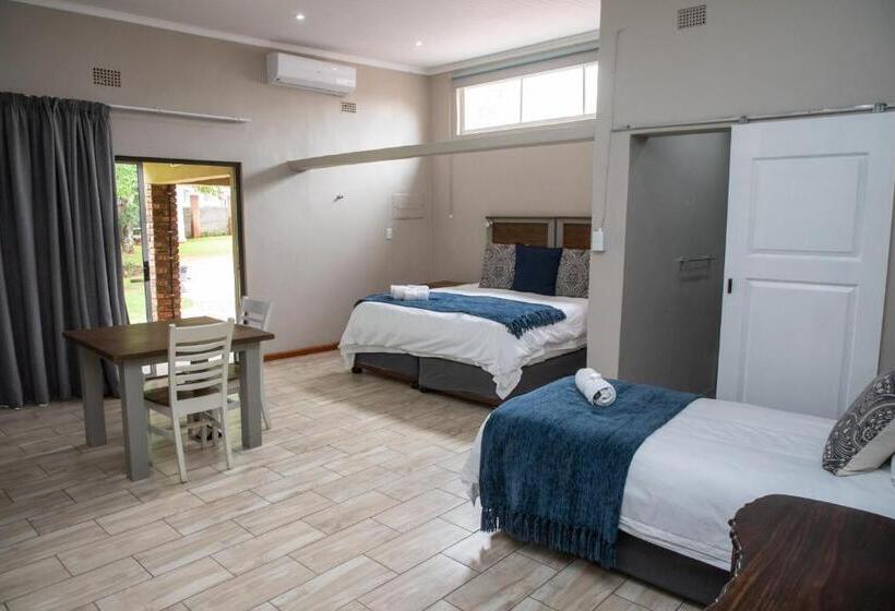 חדר משפחתי נוף לגינה, Opstal Guestfarm