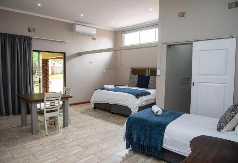 חדר משפחתי נוף לגינה, Opstal Guestfarm