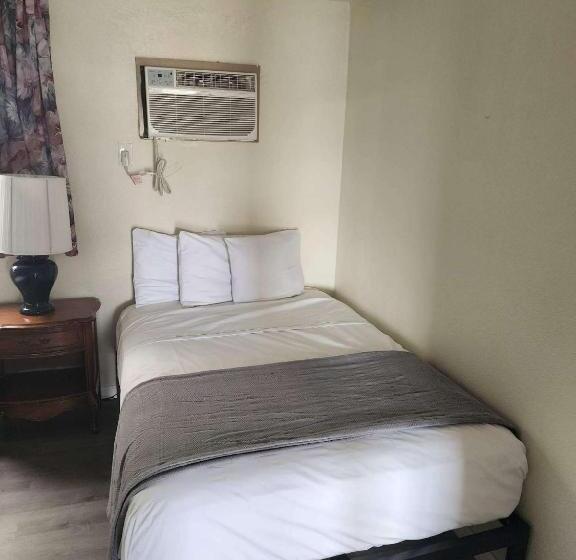 家庭间, Yankee Clipper Resort Motel