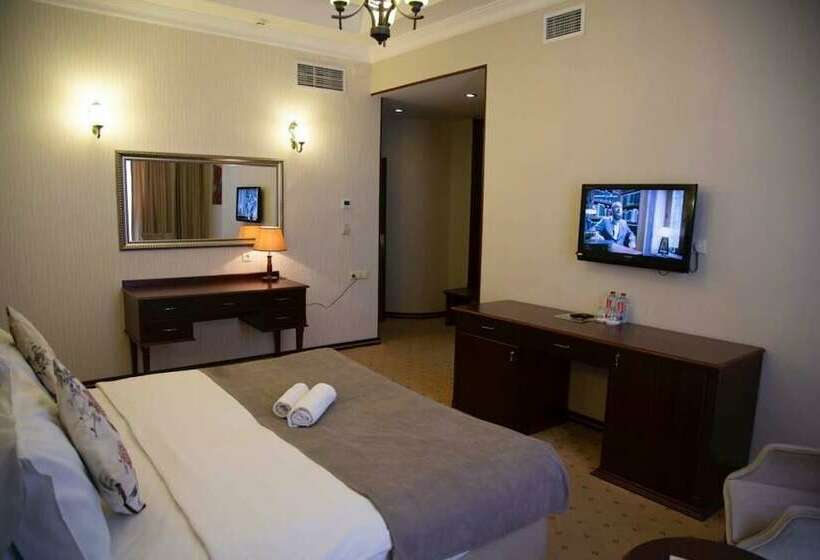 اتاق لوکس, Capitol