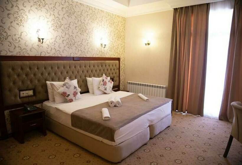 اتاق لوکس, Capitol