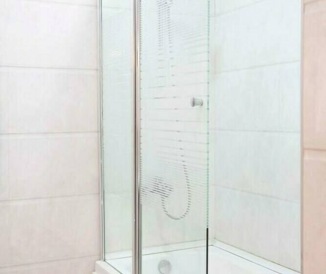 اتاق لوکس, Capitol