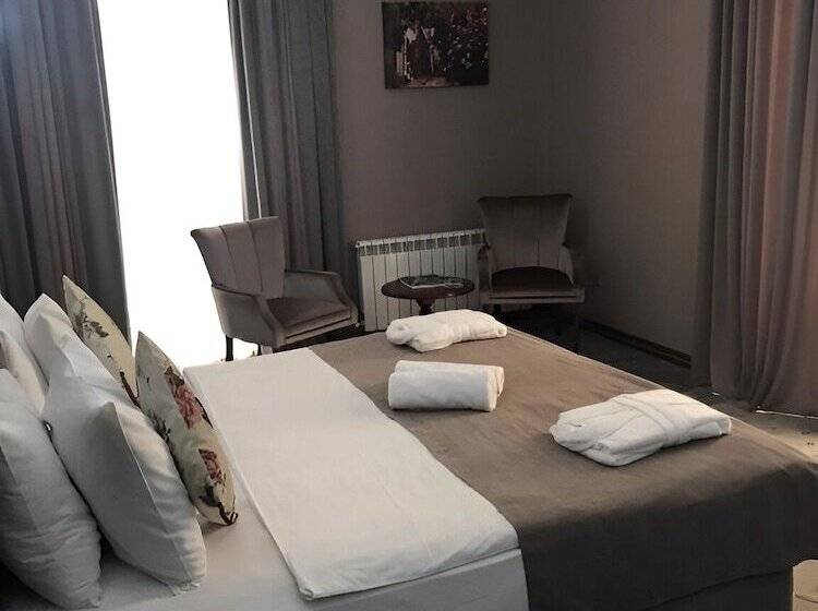 اتاق استاندارد یک نفره, Capitol