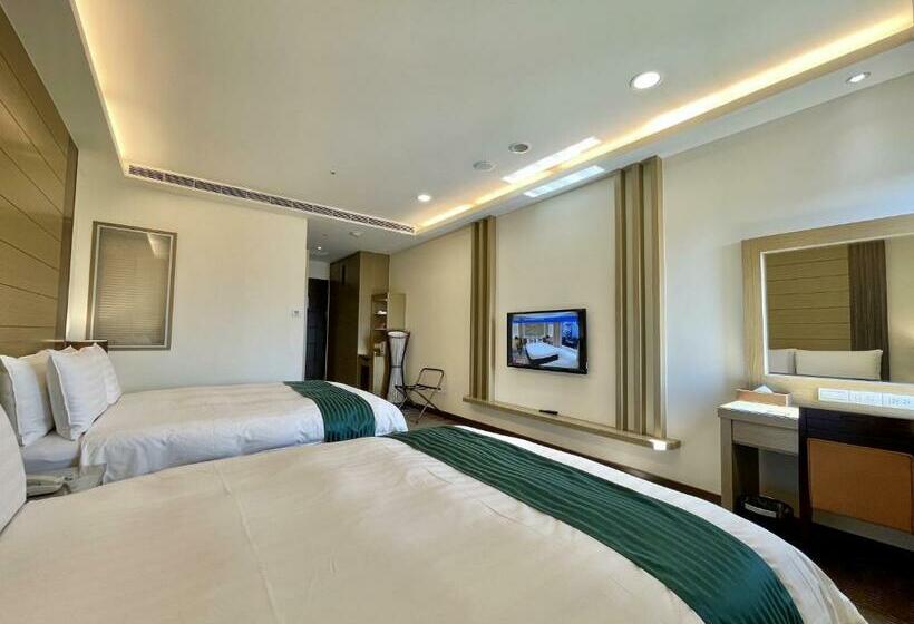 اتاق استاندارد چهار تخته, Cheng Wan Grand