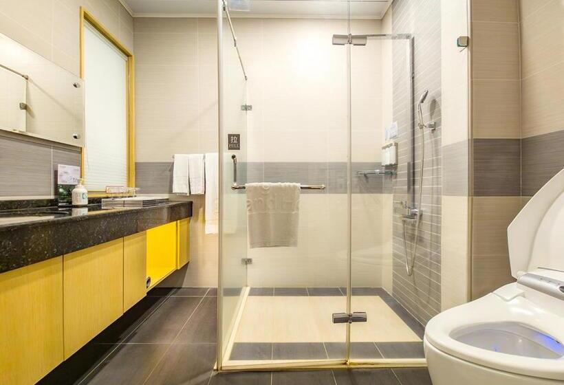 اتاق استاندارد چهار تخته, Cheng Wan Grand