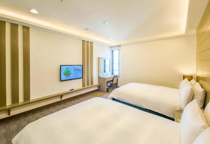 اتاق استاندارد چهار تخته, Cheng Wan Grand