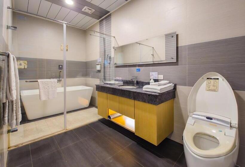 اتاق خانوادگی, Cheng Wan Grand