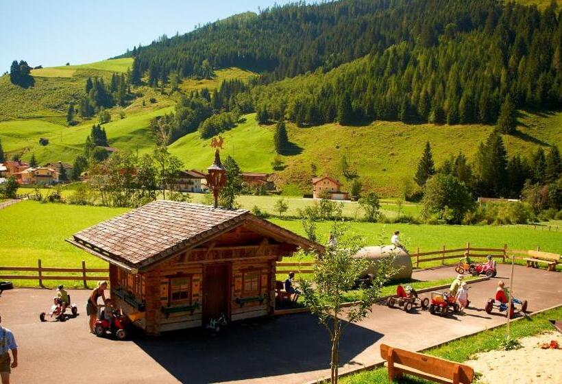 غرفة عائلية, Familienhotel Oberkarteis