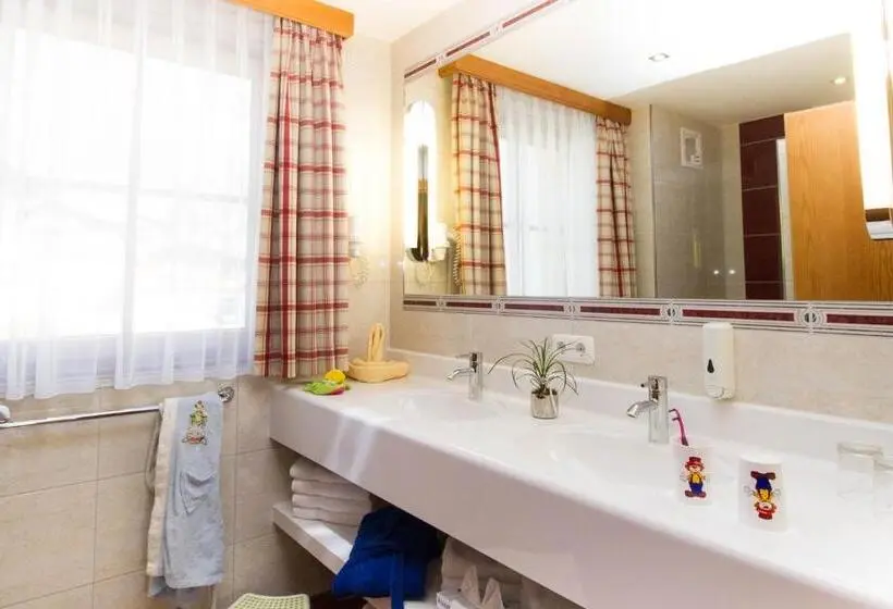 ファミリールーム, Familienhotel Oberkarteis
