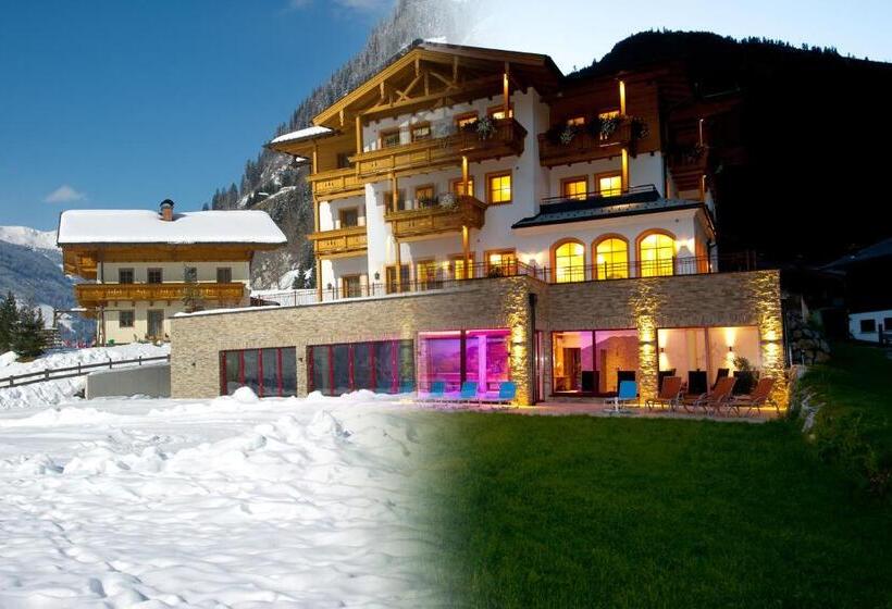 غرفة عائلية, Familienhotel Oberkarteis