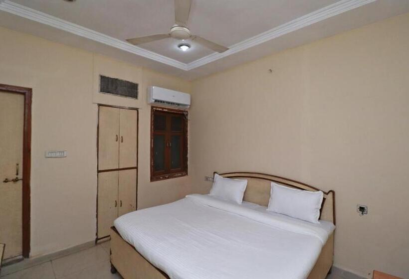 اتاق کلاسیک سه تخته, Flagship Hotel Capital