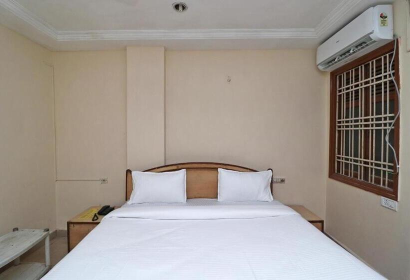 اتاق کلاسیک سه تخته, Flagship Hotel Capital