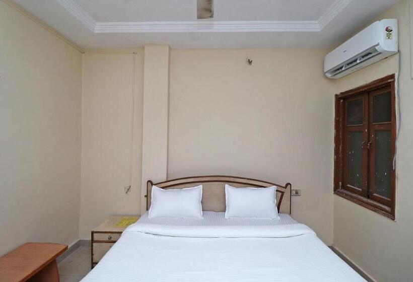 اتاق کلاسیک سه تخته, Flagship Hotel Capital