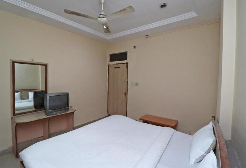 اتاق کلاسیک سه تخته, Flagship Hotel Capital