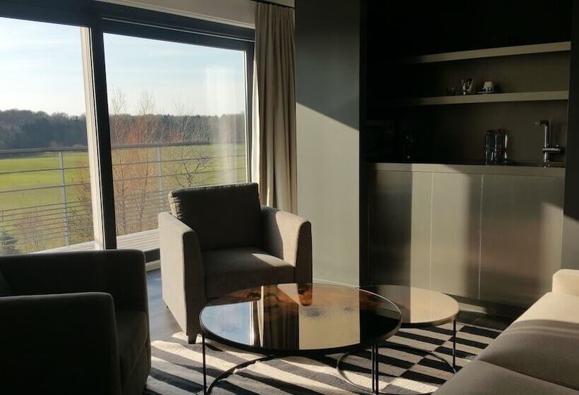 Номер Deluxe, Off