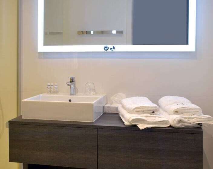 Номер Deluxe, Off