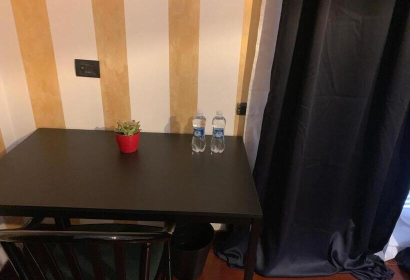 デラックストリプルルーム, Fiumicino A57 Banano