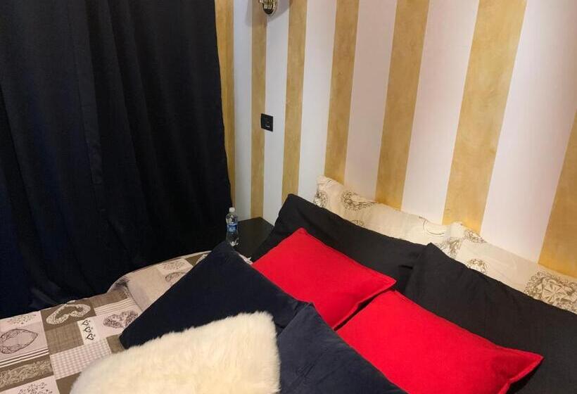 デラックストリプルルーム, Fiumicino A57 Banano