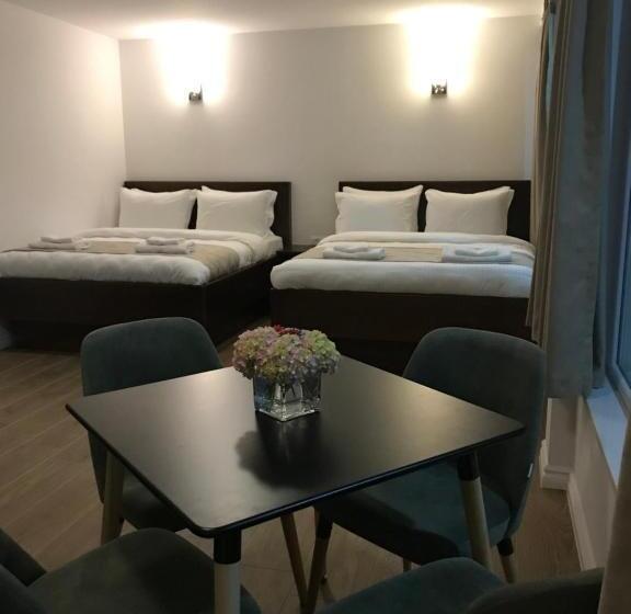 Deluxe room with river view, Seasons