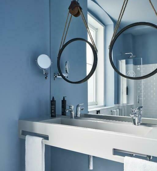 سوئیت با تخت بزرگ, The Modernist