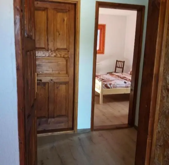 استودیوی استاندارد, Guest House Vukicevic