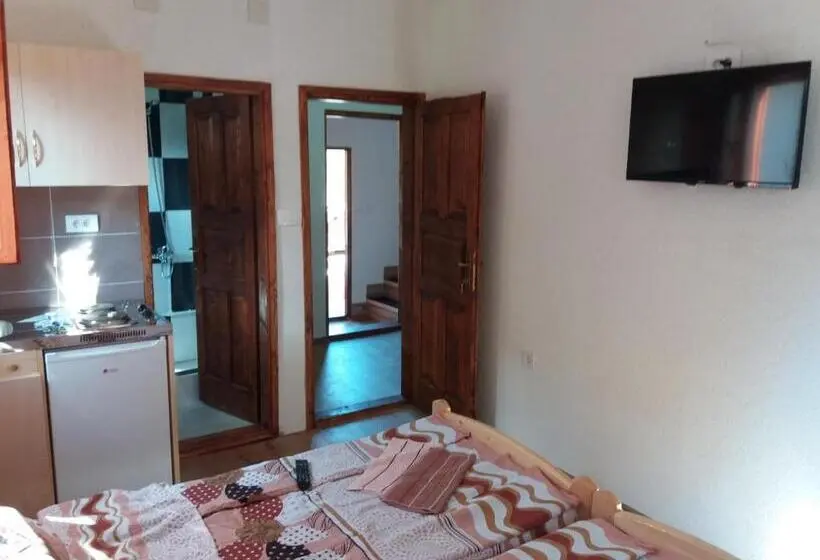 استودیوی استاندارد, Guest House Vukicevic