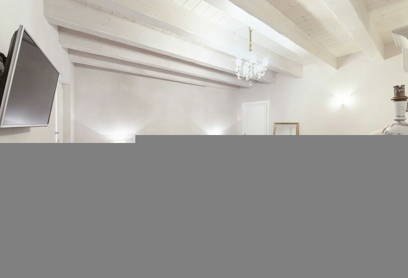 سوییت جونیور, Boutique Lodge & Suites