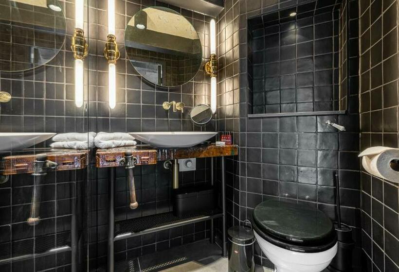 Single Basic Room, Boutique Hotel The Craftsmen